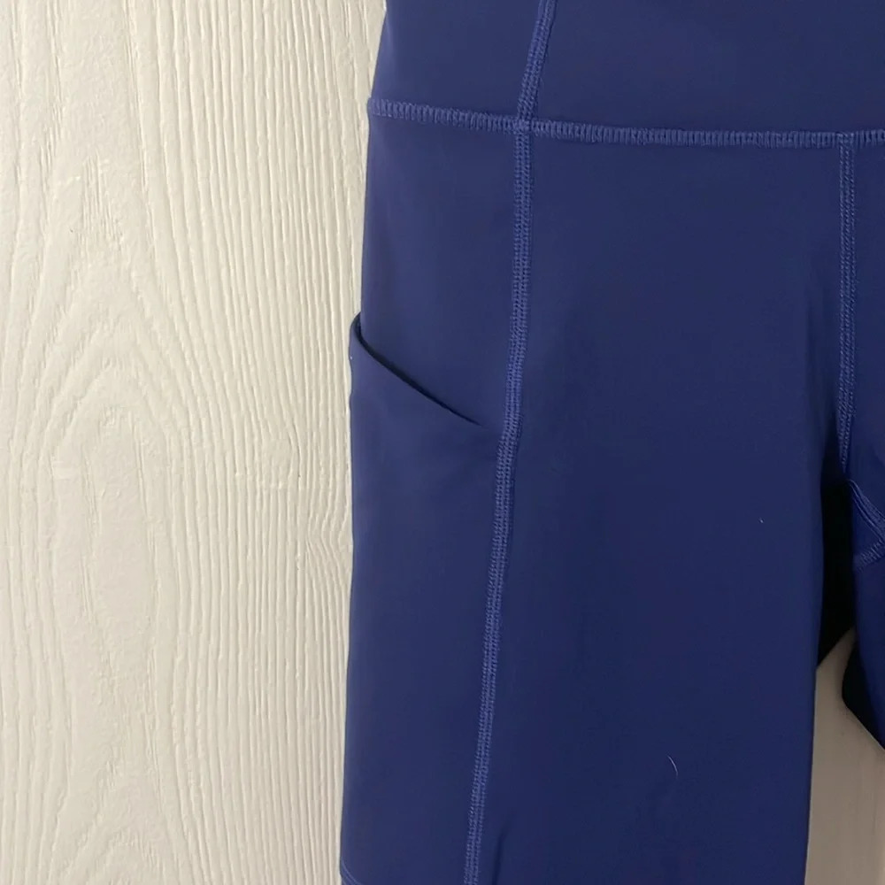 💰PureLuxe By Fabletics Asymmetrical Twist Blue/Purple Capris Leggings Size XS/S - Picture 3 of 7